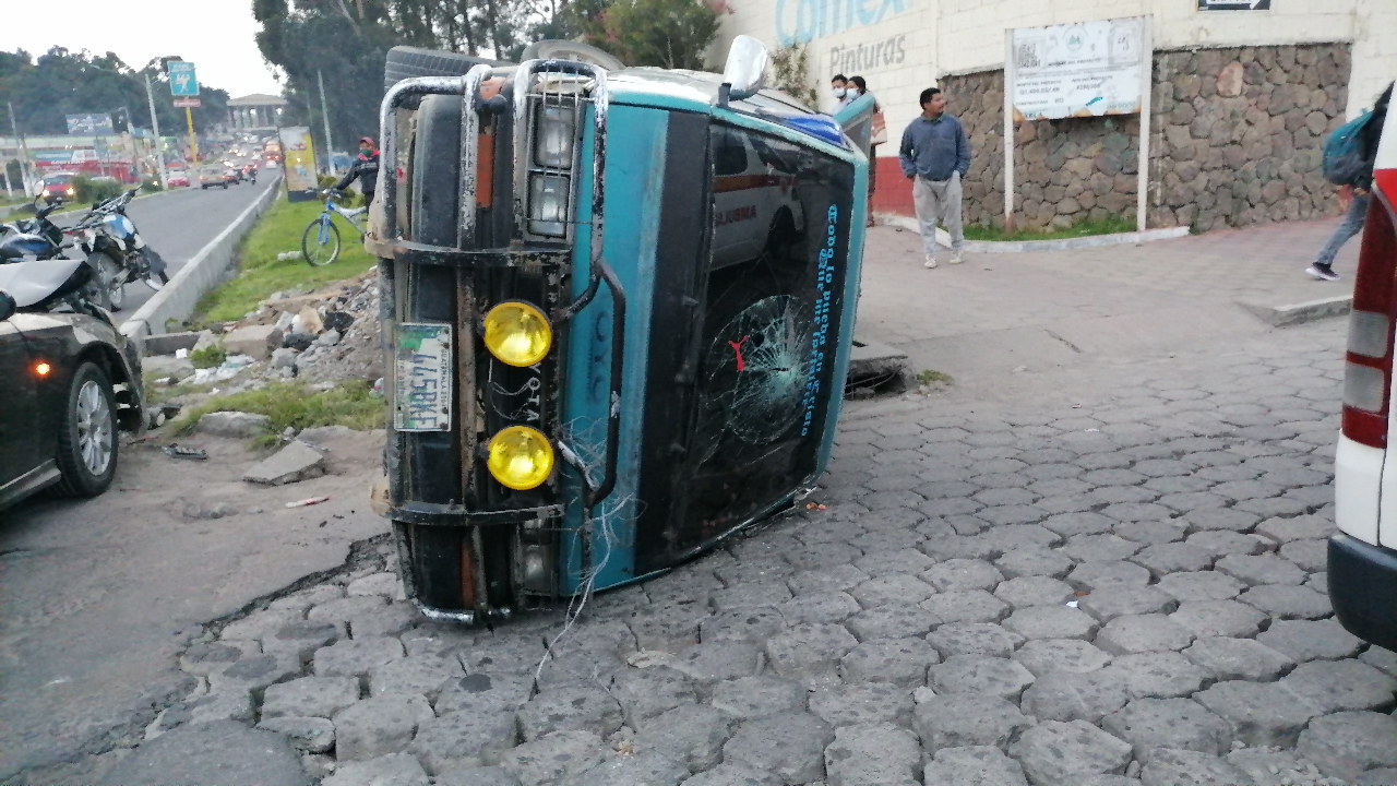 Accidente a la altura de Plaza Japón, zona 3 Xela Accidente a la altura de Plaza Japón, zona 3 Xela