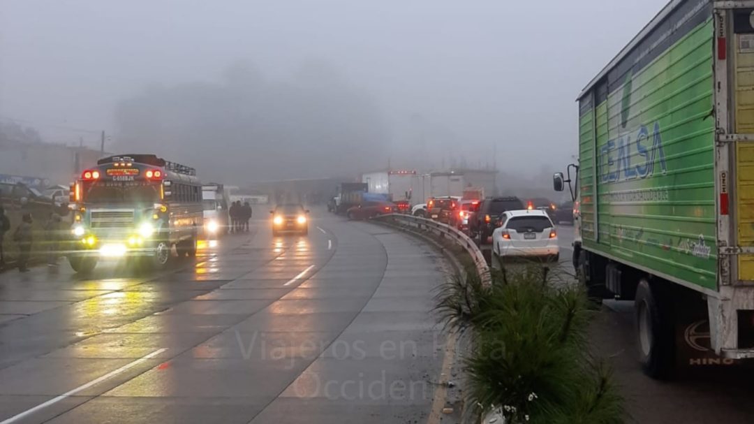 Por segundo día consecutivo hay bloqueos en las carreteras de Guatemala