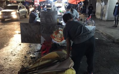 Vendedor de chéveres trasladado al hospital luego de incendio en su carreta