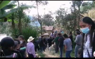 Puente se desploma en medio de sepelio, al menos tres personas resultaron heridas