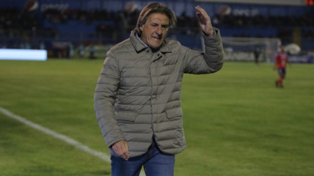 El último técnico que dirigió a Xelajú MC con afición en el Mario Camposeco