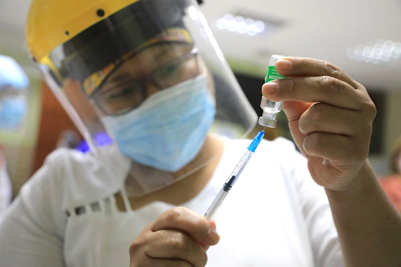 vacuna-covishield-refuerza-lucha-contra-el-COVID-19-IGSS