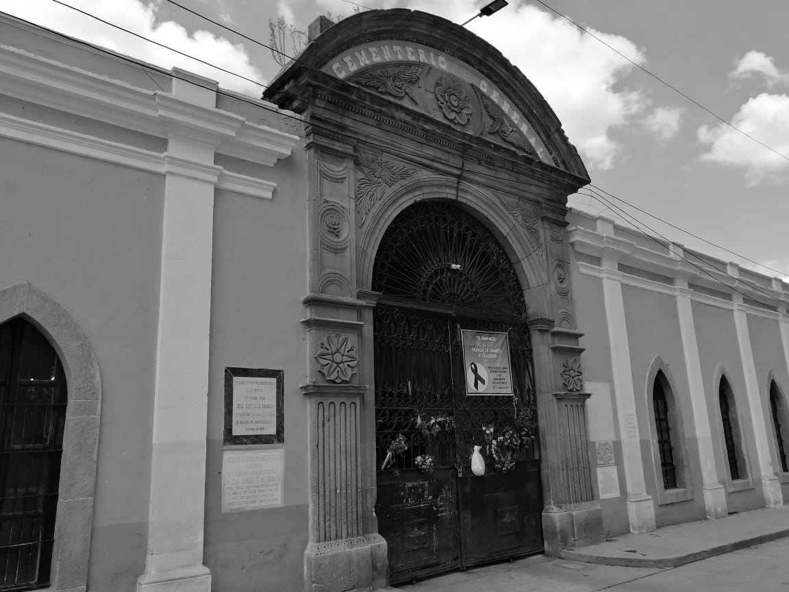 Mujer muere por COVID-19 y será inhumada este 25 de diciembre en el Cementerio General de Xela