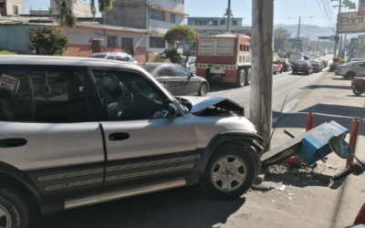 Piloto, quien tiene problemas de salud, se accidente en la zona 1 de Xela