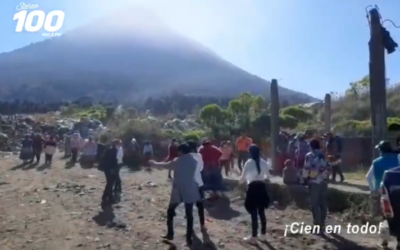 Desarrollan actividad con niños y adultos que laboran en el Botadero Municipal de Xela