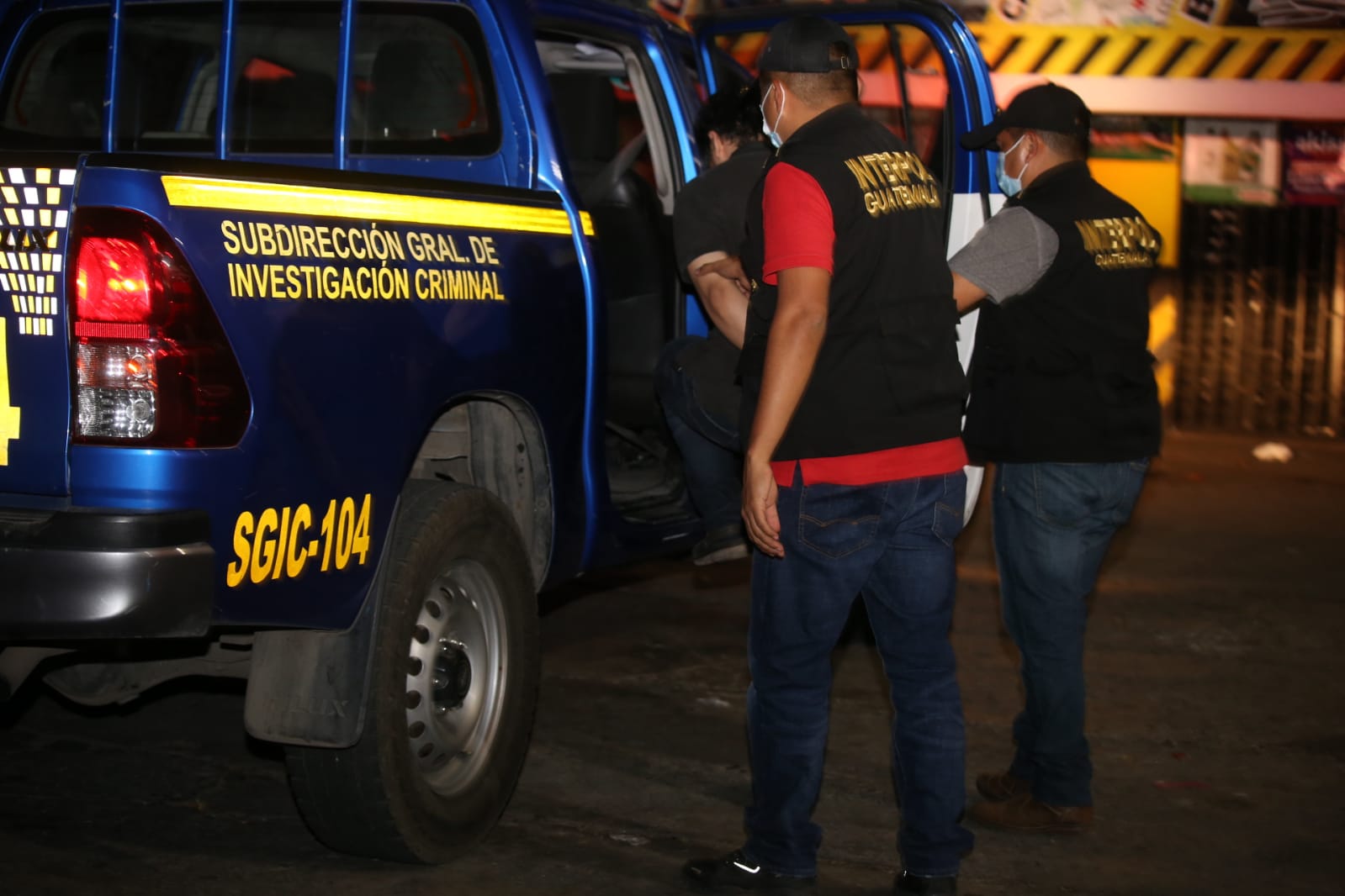 B1051C02-2DED-4D88-A642-75681ED57F04