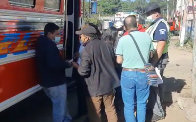 Cobraban más de lo permitido y le devuelven dinero a pasajeros