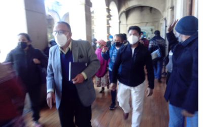 Se reúnen por instalación de ventas navideñas en Xela