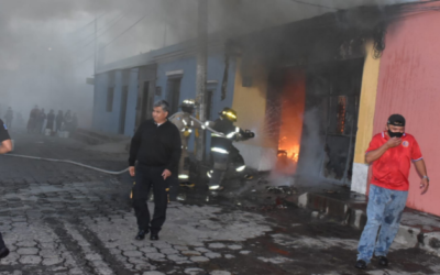 Administrador del Cementerio General dice que pilotos no respetaron el cierre de calles por incendio