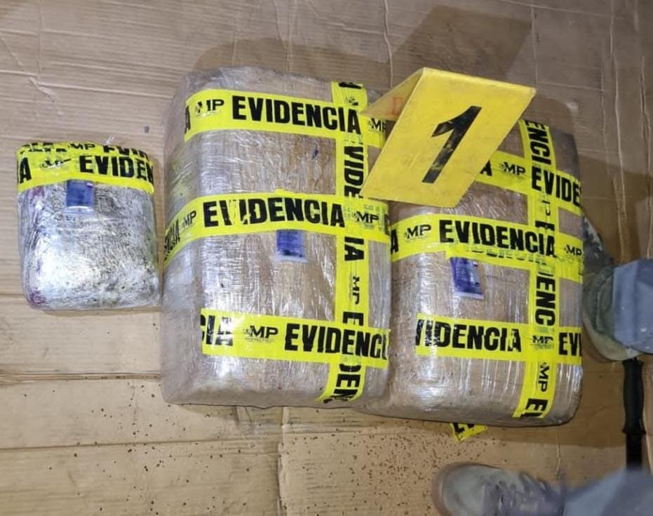 Hombre viajaba con marihuana en bus tipo pullman, capturado en jurisdicción de Coatepeque Hombre viajaba con marihuana en bus tipo pullman, capturado en jurisdicción de Coatepeque