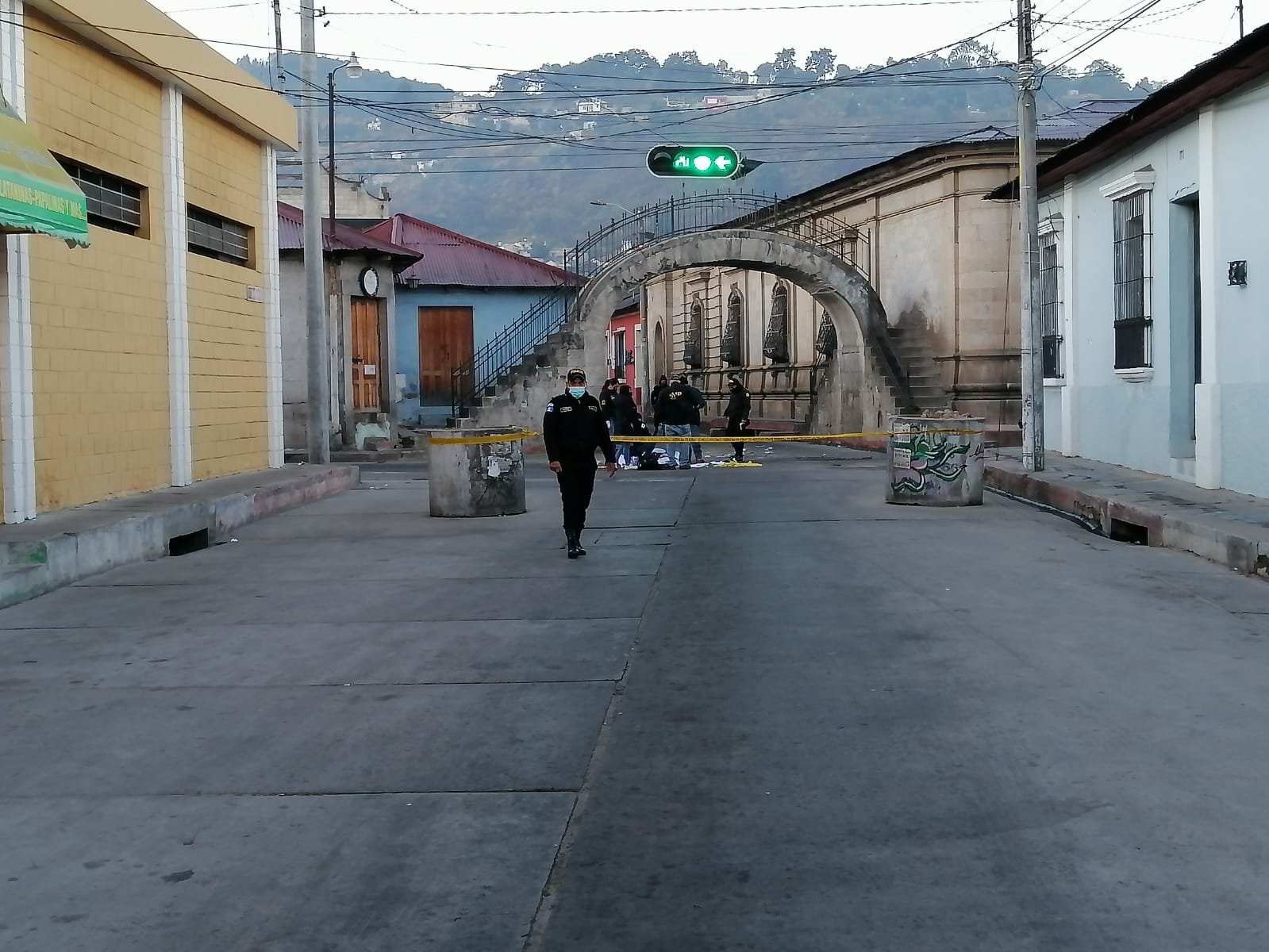 Motorista muere cerca del Puente de Piedra, zona 1 Xela Motorista muere cerca del Puente de Piedra, zona 1 Xela