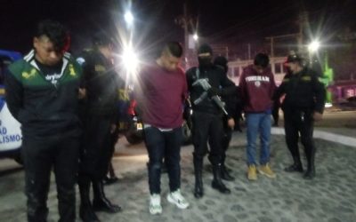 PNC identificó a tres personas capturadas con fusil M16, a quienes señalan de ser responsables de masacre en en Sololá