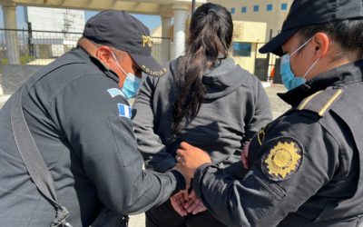 Capturan a mujer en el ingreso de la Granja Cantel, Quetzaltenango.