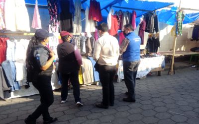 Operativos en el Mercado La Democracia Xela, previo a la celebración del Año Nuevo