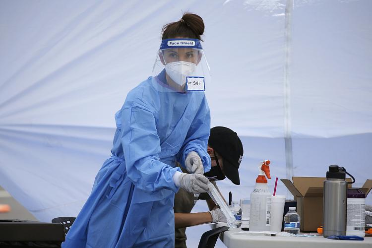 Para no descuidar medidas: EE.UU. superó el lunes el millón de nuevos casos de Covid-19