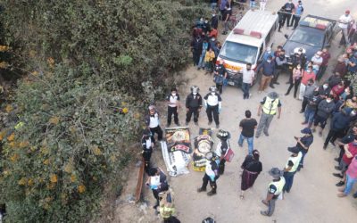 Preliminar: 5 fallecidos y cerca de 40 heridos tras caída de bus a hondonada