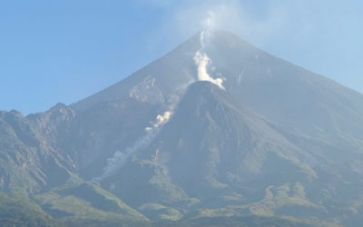 ¿Cuál es la actividad del volcán Santiaguito?