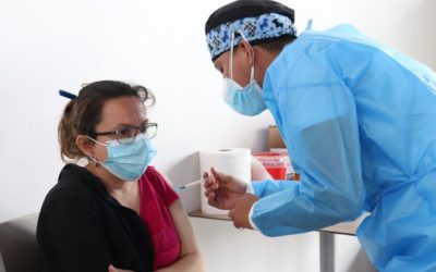 Están vacunando contra el COVID-19 en el Centro Comercial Interplaza Xela, este fin de semana