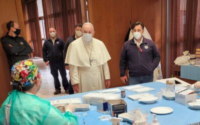 Efemérides: Hace un año el papa Francisco fue inmunizado con la vacuna de Pfizer