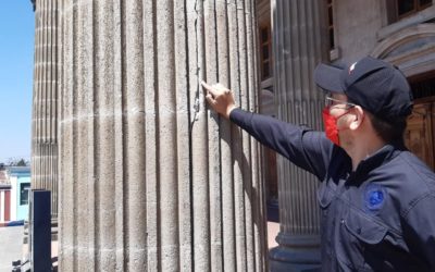Columna de Teatro Municipal de Quetzaltenango dañada por sismo