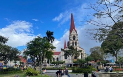 La Merced: parque reúne a nicaragüenses que buscan subsistir en Costa Rica