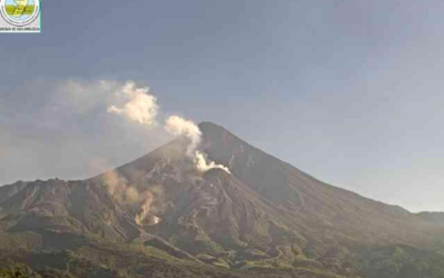 ¿Cómo está la actividad en el volcán Santiaguito?