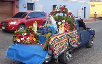 Imagen de Virgen de Candelaria recorre calles de Xela