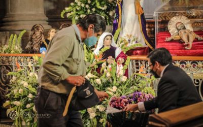 ((Galería)) Continúa romería del Segundo Viernes de cuaresma en la Catedral de Quetzaltenango.
