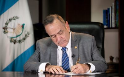 Giammattei sanciona reformas para endurecer penas por delitos contra menores de edad