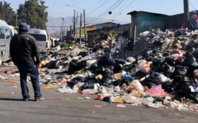 Algunos vecinos en Xela ignoran recomendación municipal y sacan basura