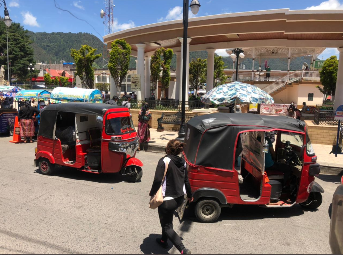 Organización de 48 Cantones dice que no autoriza aumento de tarifa de pasaje, transportistas muestran inconformidad