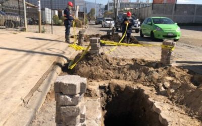 Taponamiento de drenaje en la zona 8 de Xela complica tránsito