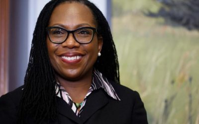 EE. UU.: primera mujer afroamericana elegida para la Corte Suprema comparece ante el Senado