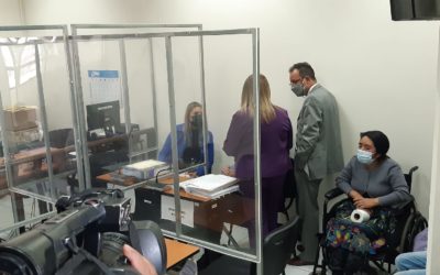 Sobreviviente de accidente se une como querellante adhesivo por muerte de su esposo e hijas