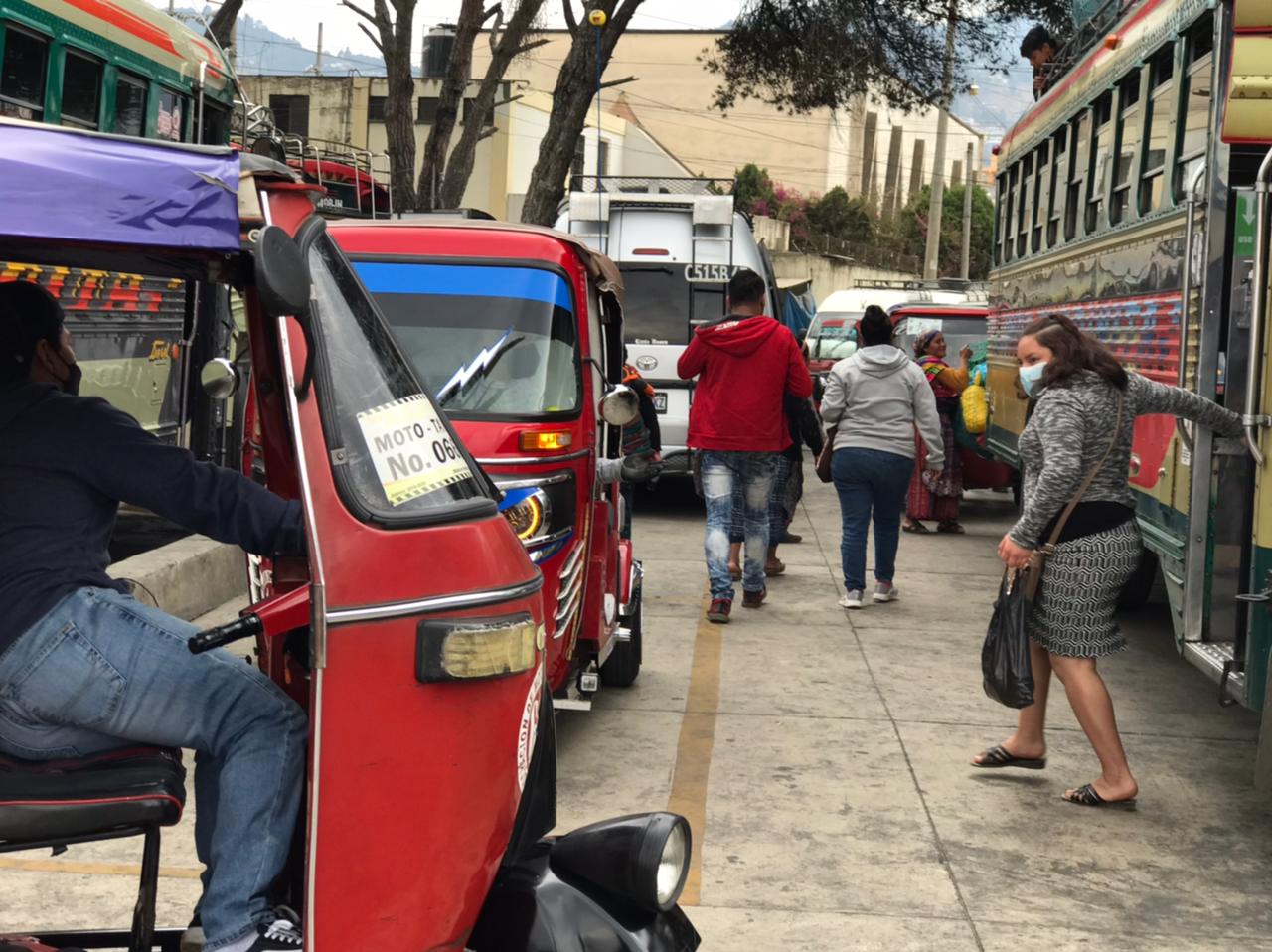 Pilotos de taxis y mototaxis deben cobrar Q. 3.00 por persona a partir de este sábado en Totonicapán