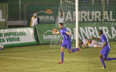 Antigua logra media docena de goles en el estadio Pensativo, Xelajú MC arriesga la clasificación