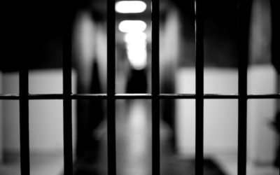 Mujer que prestó su cuenta bancaria es condenada por extorsión