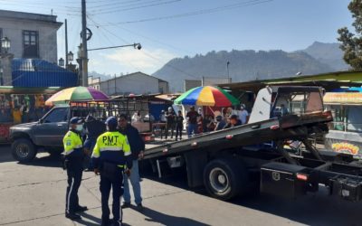 ¿Cuantos vehículos fueron consignados por estacionarse en vías procesionales en Semana Santa?