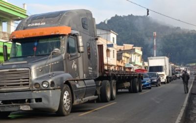 Codeca bloquea principales carreteras en Guatemala