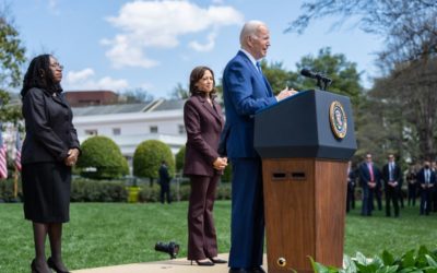 Cámara baja de EEUU aprueba ley que acelera ayuda a Ucrania