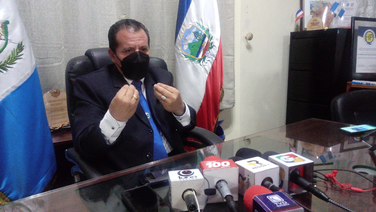 Alcalde de Xela explica porqué no suspenderá el POT; demandó a dos personas por difamación y asociación ilícita