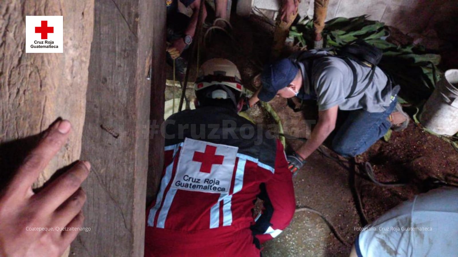 Trabajadores caen a pozo de agua, dos mueren y uno es trasladado grave