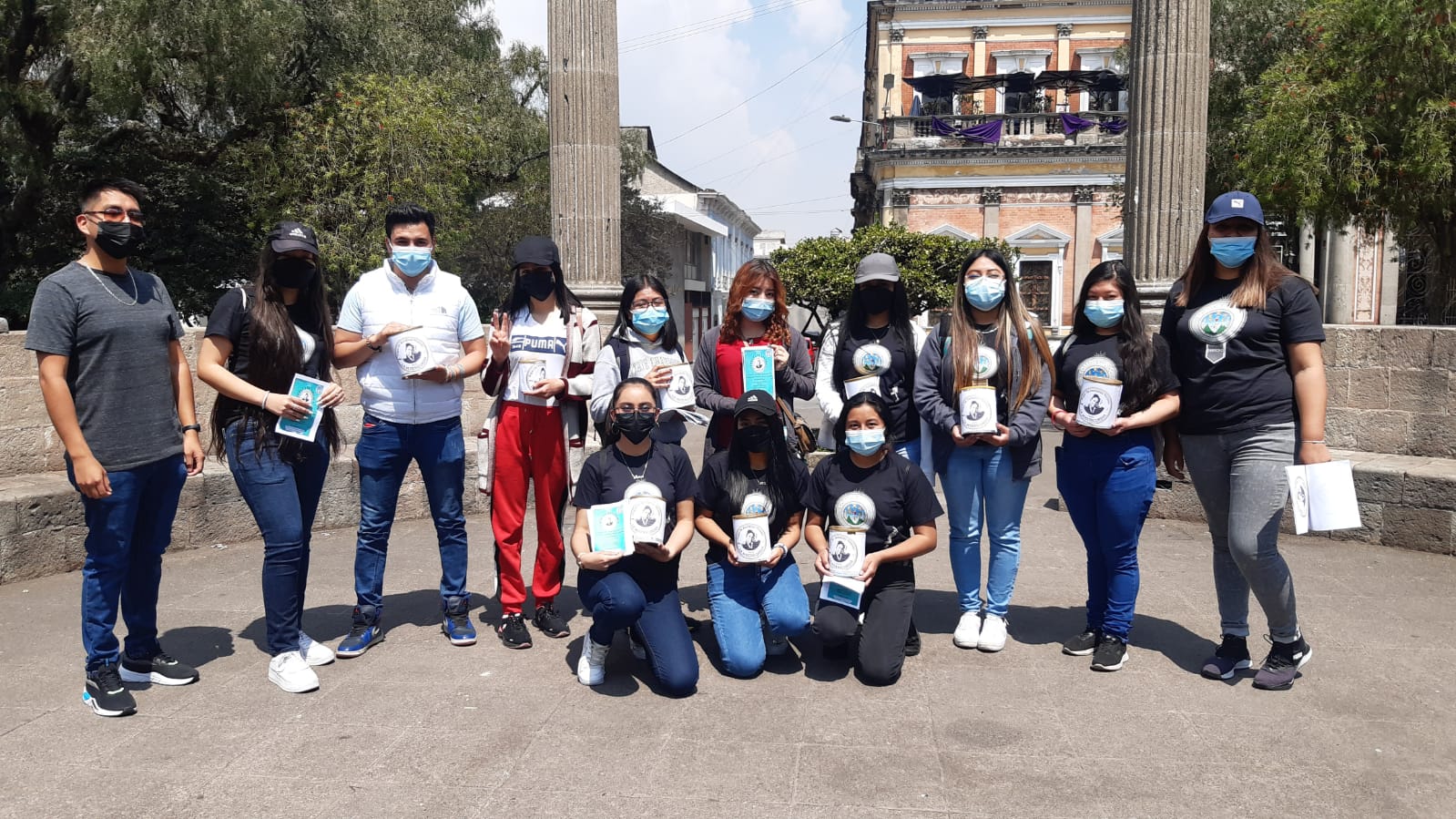 Estudiantes piden ayuda para asilos de Xela