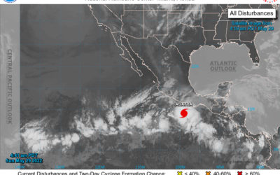 Agatha se convierte en huracán de categoría 1 en las costas de México