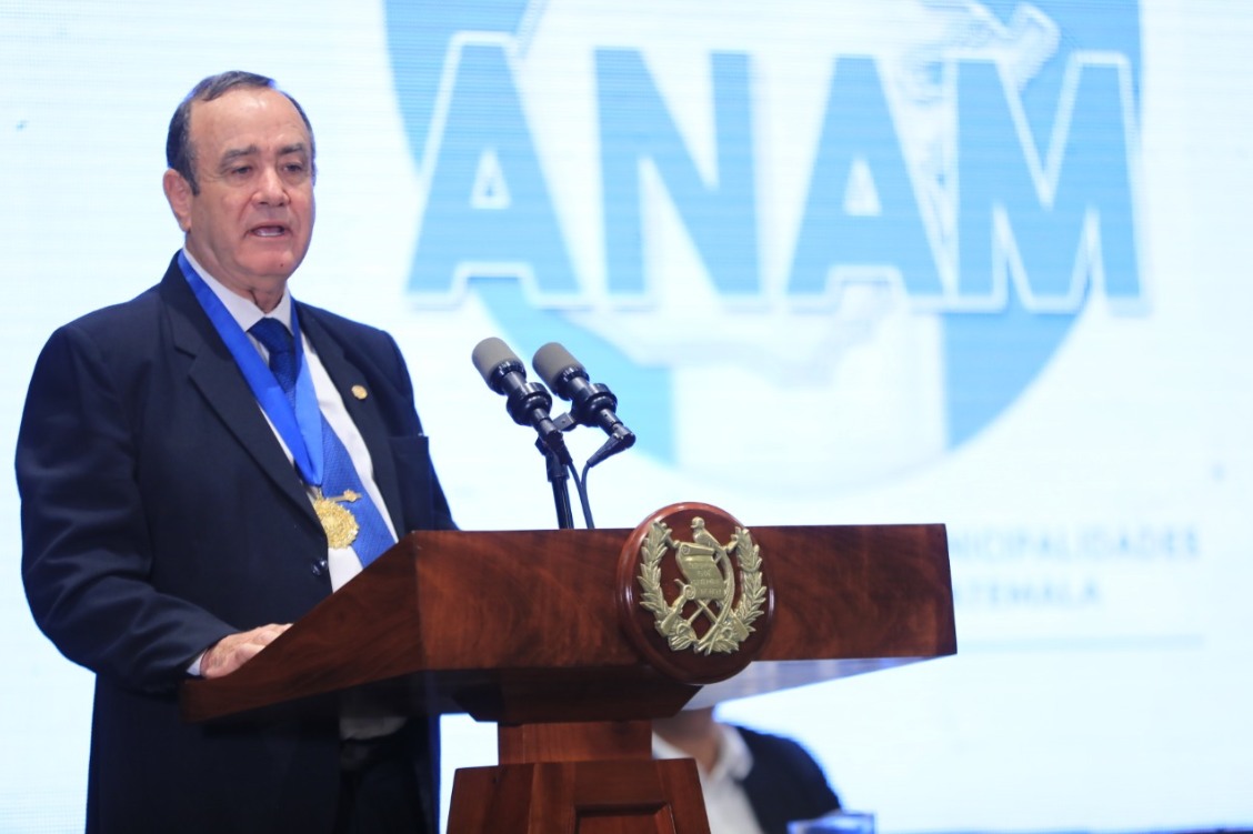 Giammattei estará el viernes en Xela para acompañar diálogo por conflicto del POT y visitará el Botadero Municipal