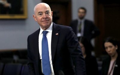 Mayorkas: aumento de migrantes podría abrumar a las autoridades fronterizas