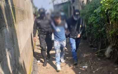 Hombre capturado en San Martín Sacatepéquez es señalado de ser pandillero; le incautan armas