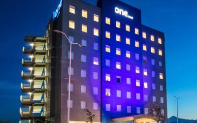 Representantes del Hotel One en Tapachula visitan Quetzaltenango para ofrecer servicios