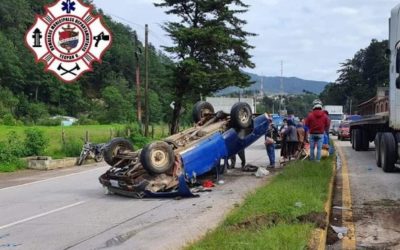 Dos accidentes simultáneos en Tecpán dejan siete heridos