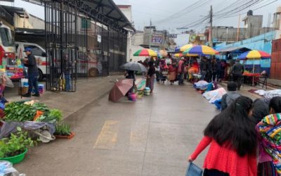 Bomberos Voluntarios denuncian que vendedores obstaculizan salida de unidades
